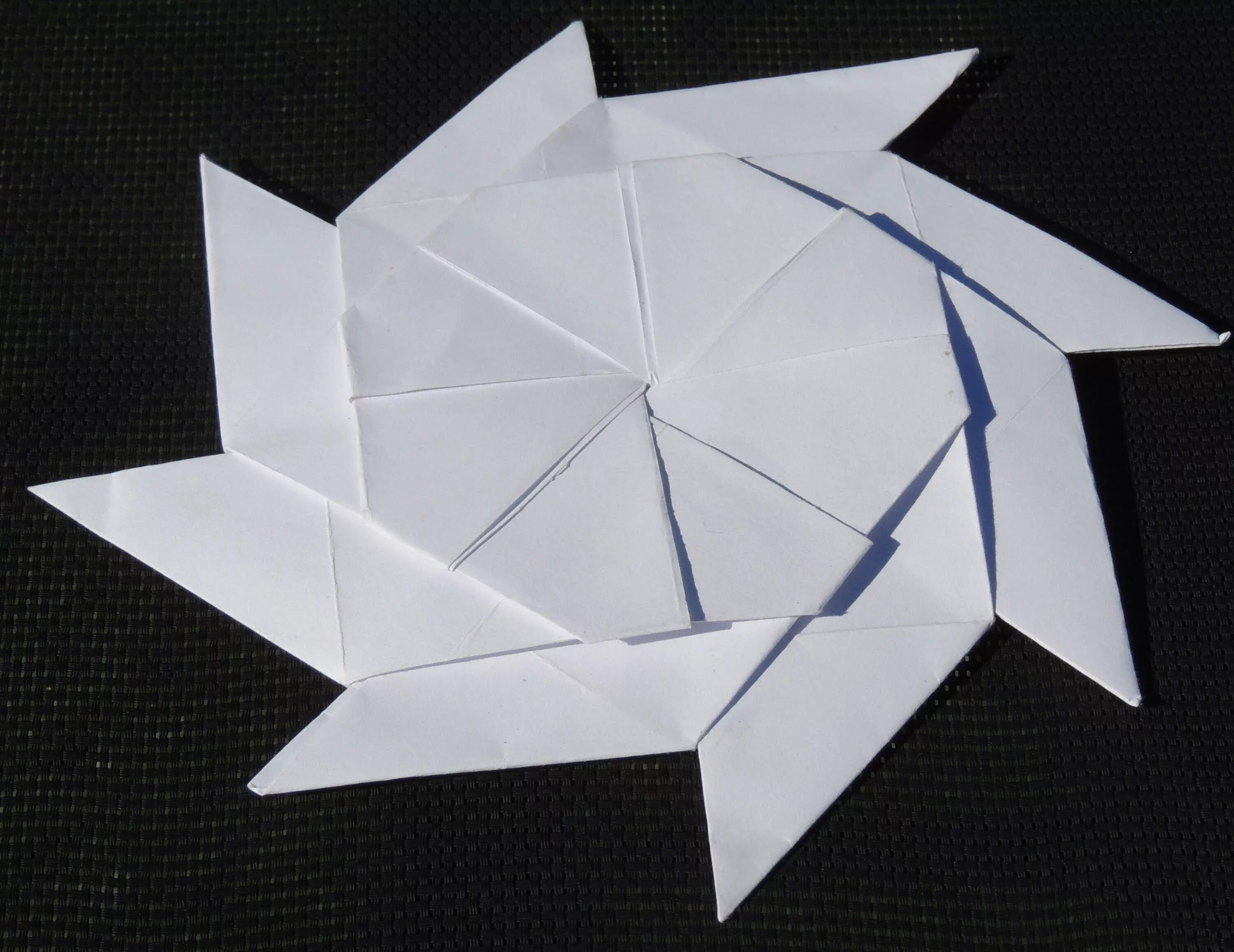 оригами. бумажный человек оригами. оригинальное оригами. модульное оригами кольцо. колесо оригами.