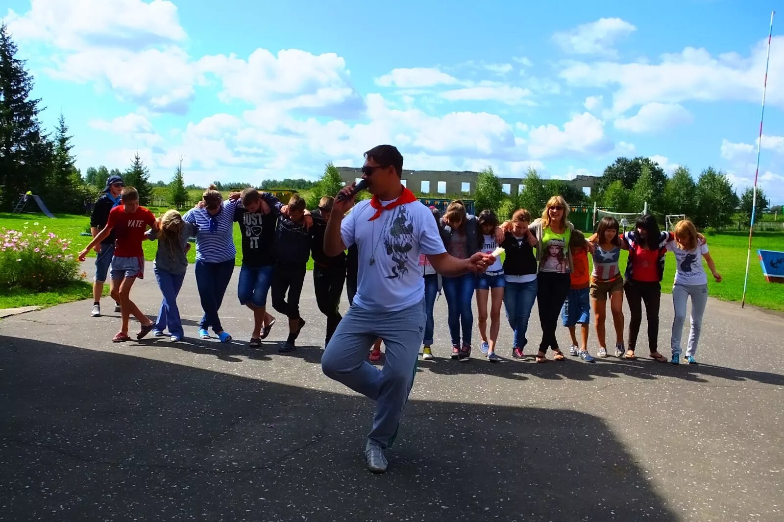 Геологи в тайге. Лагерь в тайге ссср. Палатка тайга. Лагерь тайга. Бушкрафт постройка лагеря.