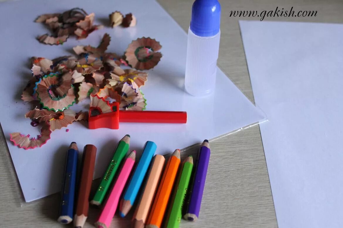 Поделки из цветной бумаги из клея. Поделки из цветных карандашей. Поделки с цветными карандашами. Аппликация цветные карандаши. Поделка карандаш.