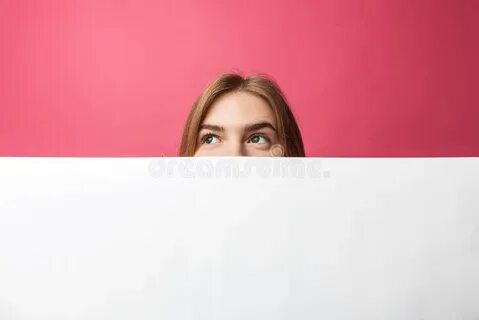 Выглядывающие из под одежды
