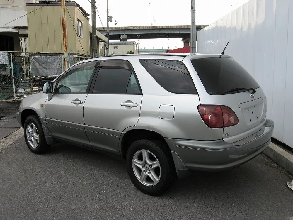 Toyota harrier 1 поколение