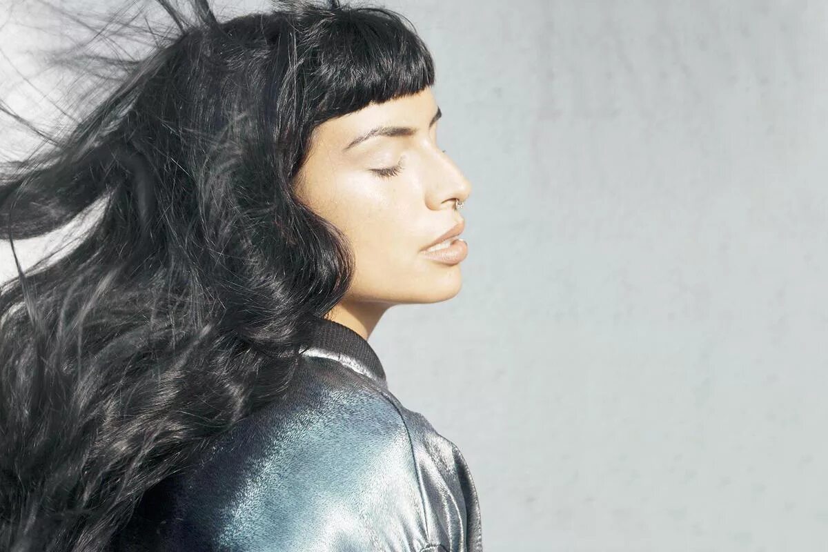 Sevdaliza. Севдализа Human. Sevdaliza пол. Sevdaliza Comet.