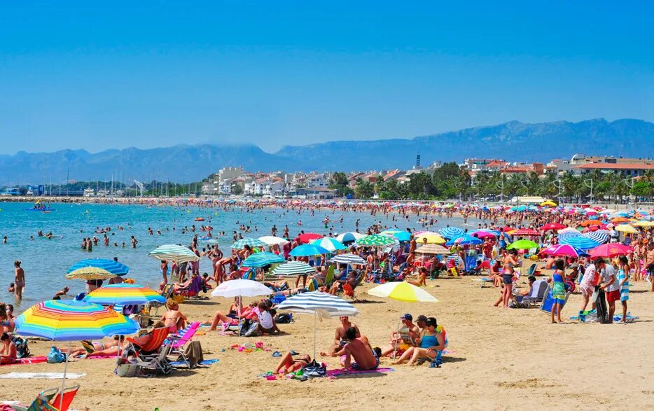 Адриатическое море хорватия пляж. Мермерли бич анталия. Пляж албена болгария. Куда лучше ехать в августе. Болгария золотые пески море.