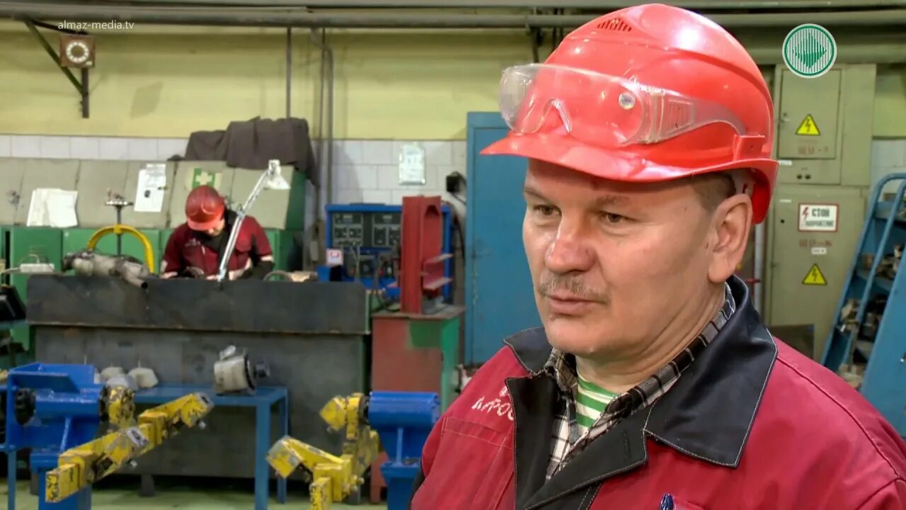 Главный инженер гока. Фабрика 14 айхальский гок. айхальский гок ак алроса. директор айхальского гока. сотрудники айхальского гока.