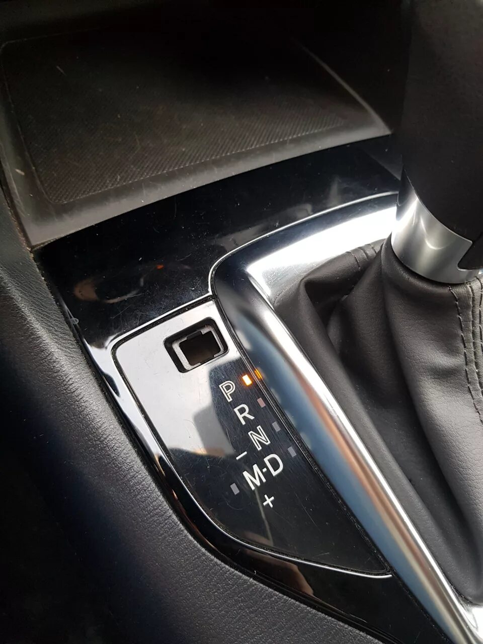 Как снять акпп мазда 3 бк Замена лампочки на диод в селекторе акпп Mazda 3 (1G) BK, 1,6 л, 2008 года эле