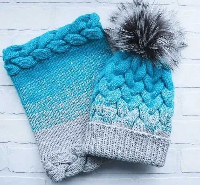 Детская шапка с градиентом. Шапка градиентом спицами. Градиент бирюза вязание спицами. Градиентом спицами. Шапка градиентом.