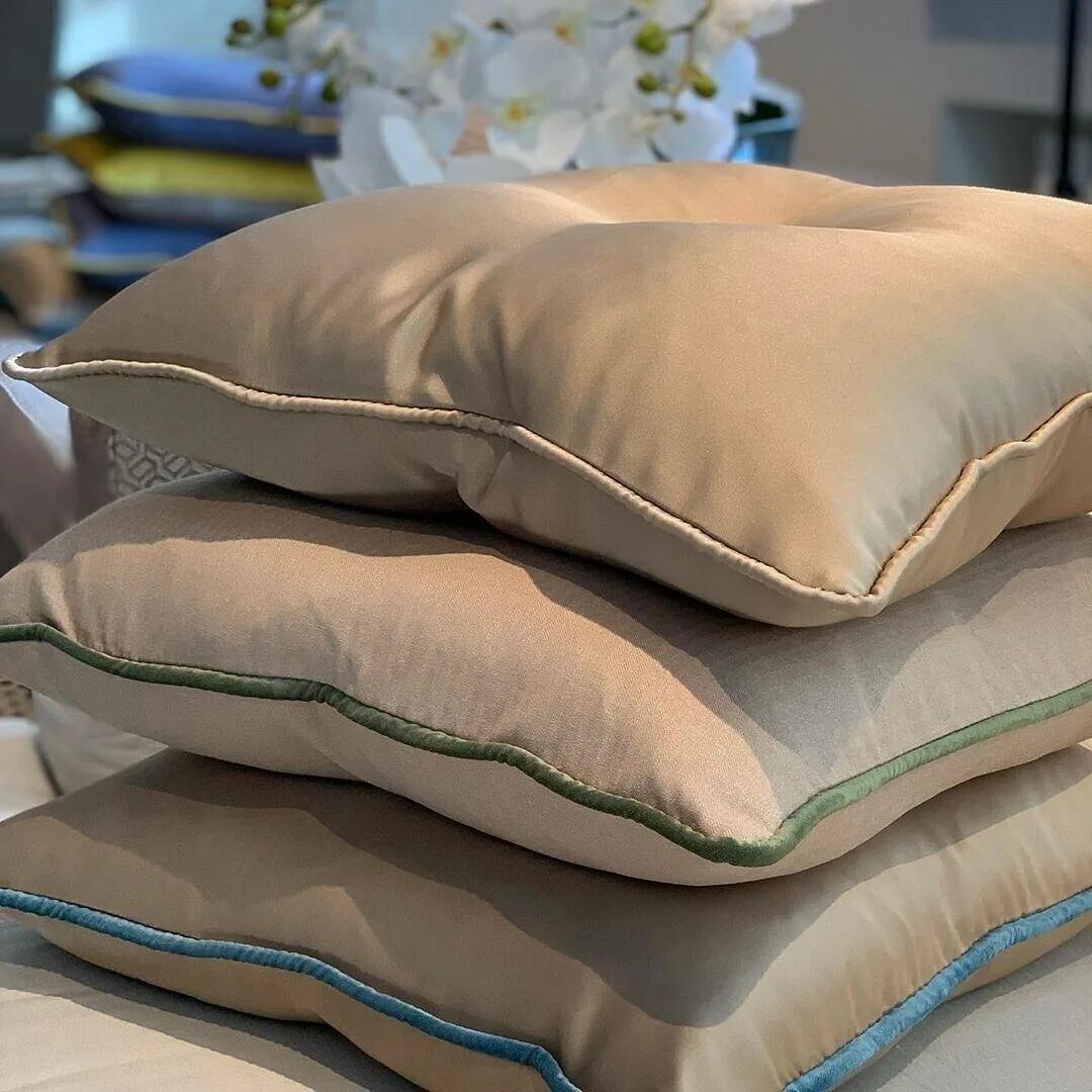 многофункциональная подушка multi pillow темпр. подушка для шеи 8h memory us-airъ. подушка hefel side sleeper 35 х 140 см. девушка на ортопедической подушке. полезная подушка для сна какая.