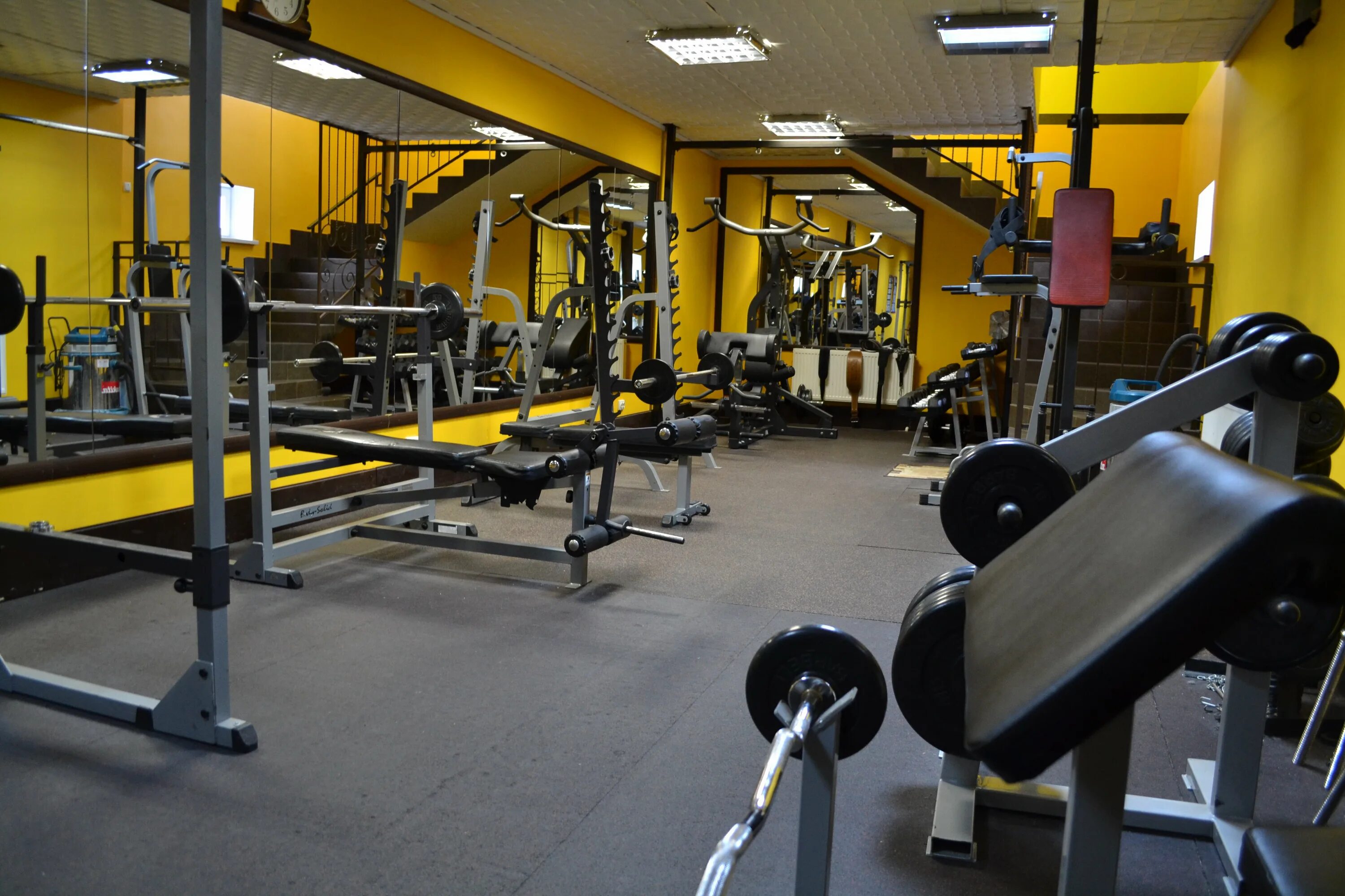 Фитнес лайт кубинка. Фитнес лайт кубинка тренажерный зал. Фитнес на кубинке можайское шоссе. Фитнес клуб лайт кубинка. Лайт кубинка.