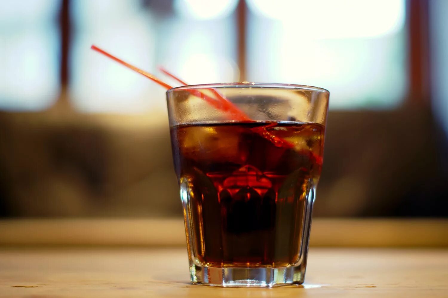 Виски кола акция. Вечеринка виски кола. Виски кола. Виски кола. Виски кола ценник.