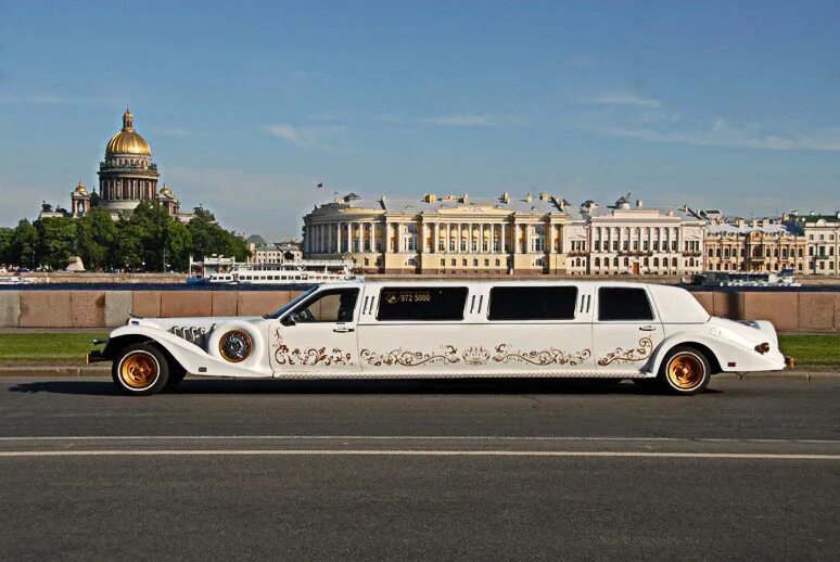 Включи 24 часа лимузин. Excalibur phantom stretch limo. лимузин packard сзади. ретро лимузин на свадьбу. зеленый лимузин.