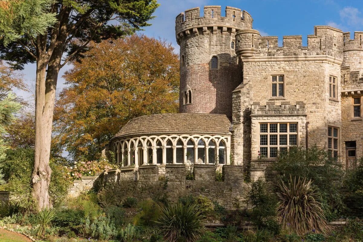 Бывший английский замок. Замок Девизес в Уилтшире. Великобритания. Замок хёрстмонсо. Логфорд-Касл замок. Джордж Болдт замок.