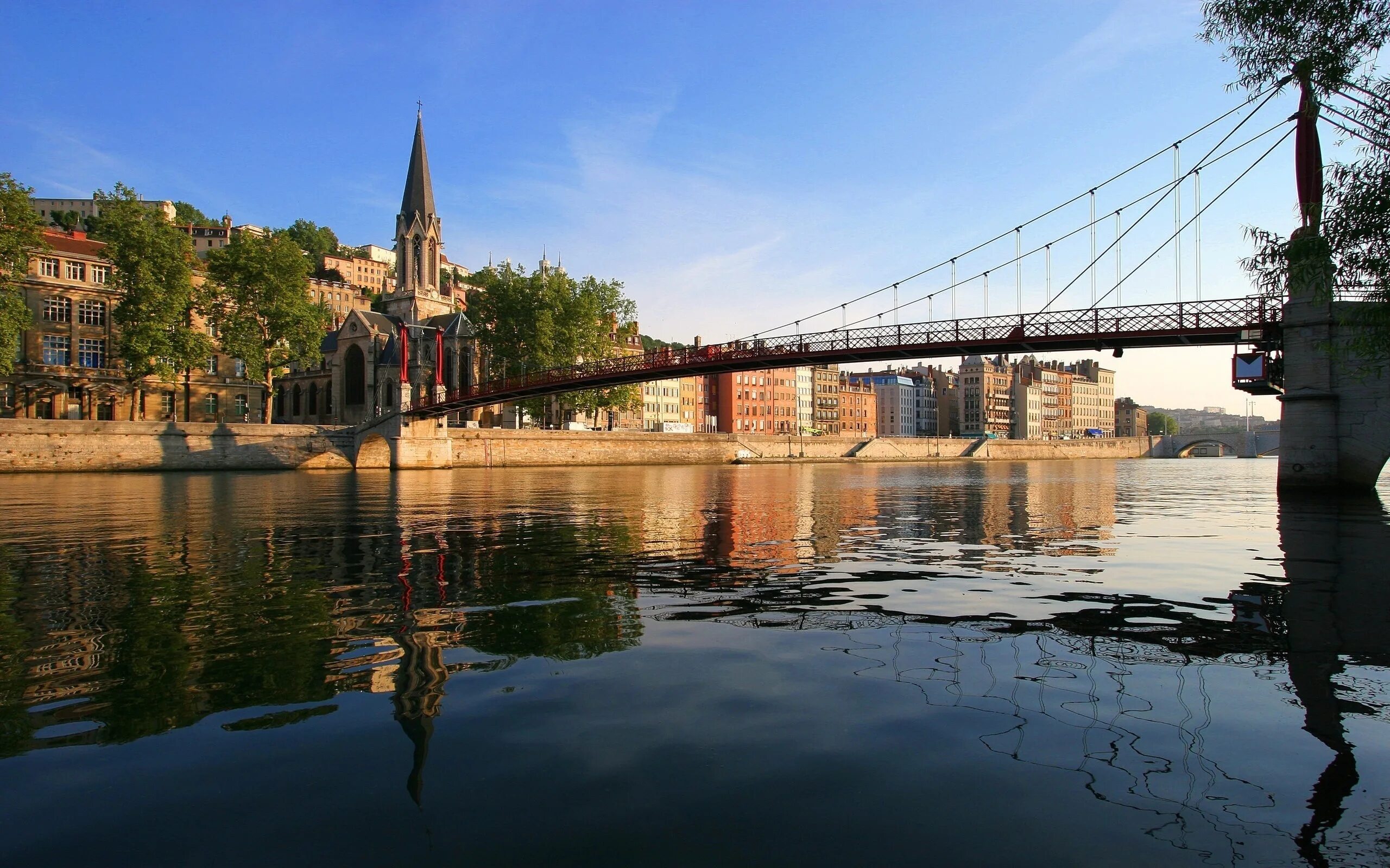 Город Lyon Франция мост. Лион река. Монтрой Лион река. Мост Лонгфелло Массачусетс. Фастом город