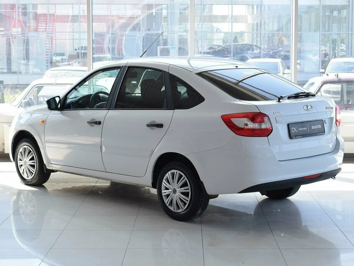 гранта 2015. отзыв гранта 2015. отзыв гранта 2015. машина lada granta 15. лада гранта 2015 белая.