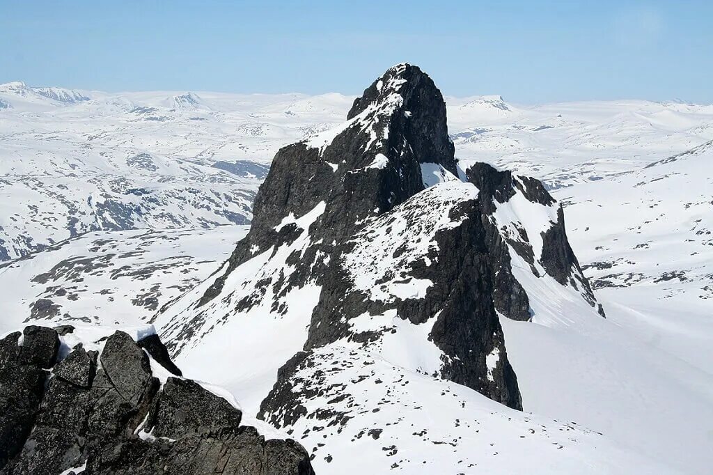 Самая высокая точка скандинавских гор. Пик Галлхепигген. Гора Галлхёпигген. Норвегия Галлхепигген. Вершине Галлхепигген.