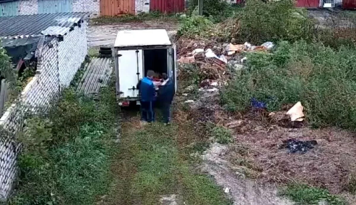 Подслушано в Стародубе. Вывоз ТКО. Коробка около помойки. Подслушано в Стародубе Брянской области сегодня. Подслушано стародуб вконтакте