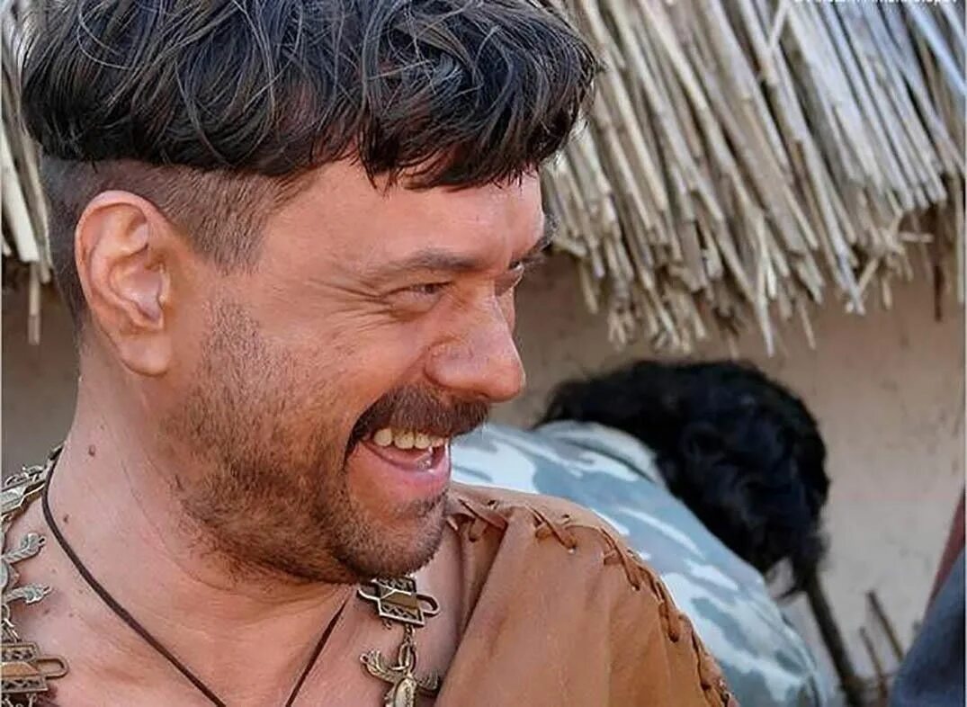 Прическа казаков чуб. Украинский чуб тарас бульба. Бортко тарас бульба. Чуб тараса бульбы. Тарас бульба чуб.