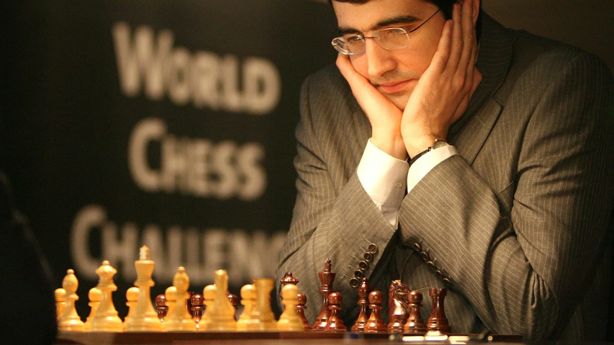 Крамник шахматист. Крамник чемпион мира 2000 год. владимир крамник. владимир борисович шахматист. крамник владимир борисович шахматисты россии.