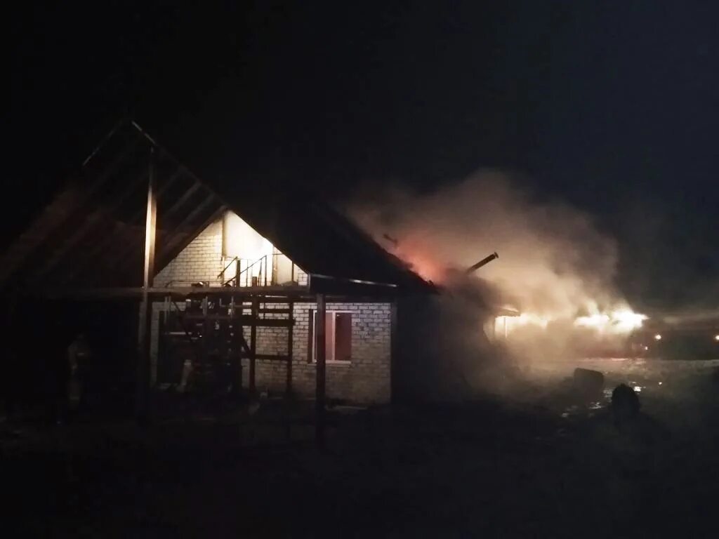 Дежурный старый оскол. Пожар в селе Николаевка Тамбовский район. Пожар в селе Чердаты. Пожар 31яныаря в Городище Старооскольского района. Пожары Белгородской области 2021.