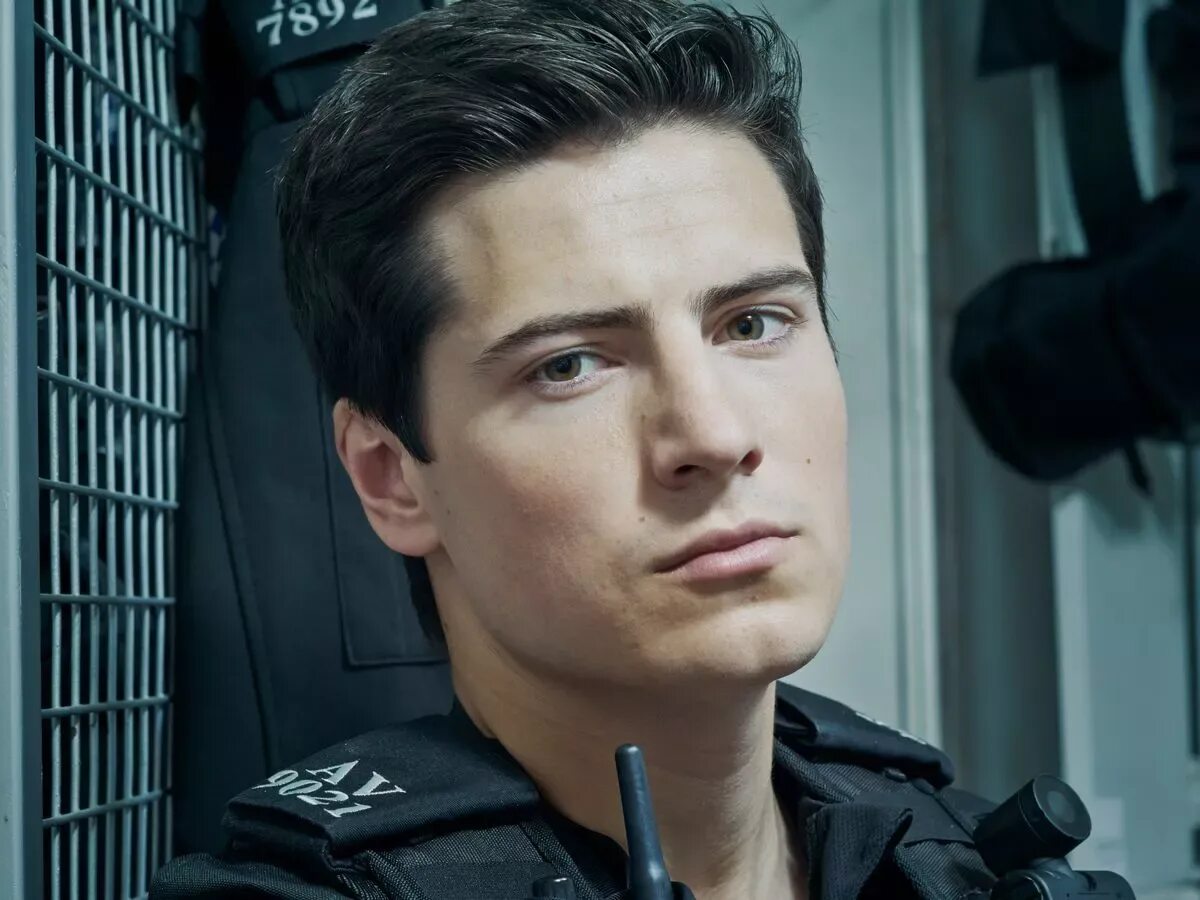 Джейкоб ифан фото. Джейкоб ифан. Джейкоб ифан actor. Джейкоб ифан и саймон. Джейкоб ифан и саймон.