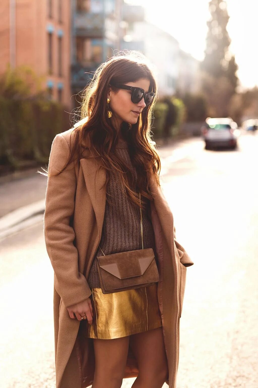 коричневый девочки. коричневый девочки. девушка с коричневыми тенями. женщина в коричневом платье. девушка в коричневой одежде.