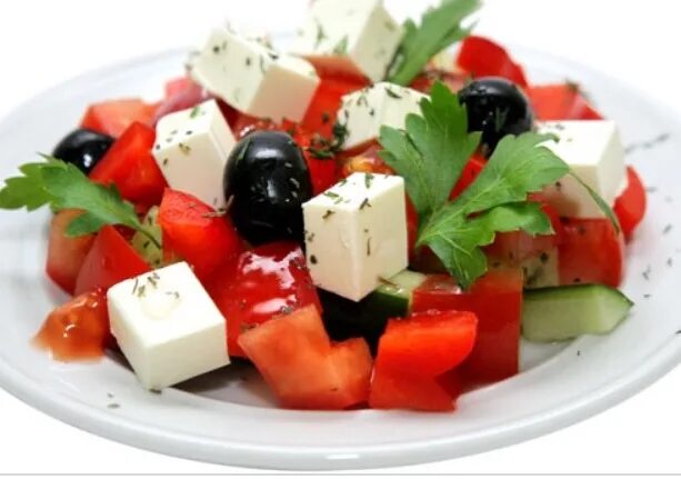 Запеченные овощи вид сверху. Салат с помидорами и грибами. Греческий салат с болгарским перцем. Салат помидоры болгарский перец сыр. Салат из помидоров с перцем болгарским на стол.