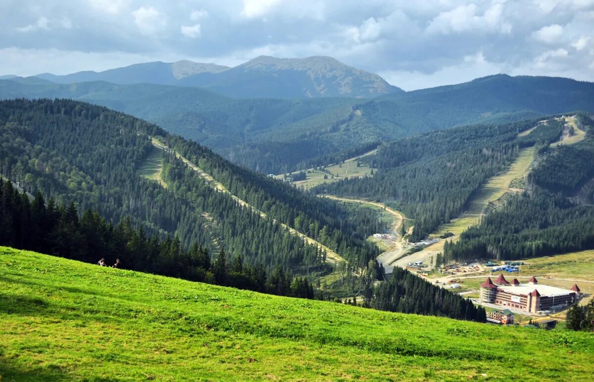 Ясиня карпаты. Карпатские горы деревня. Западные карпаты. Горы карпаты западная украина. Западные карпаты.