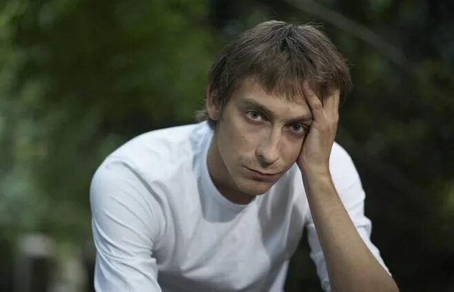 Актер Артём Ткаченко вышел в свет с новой девушкой OK-magazine.ru