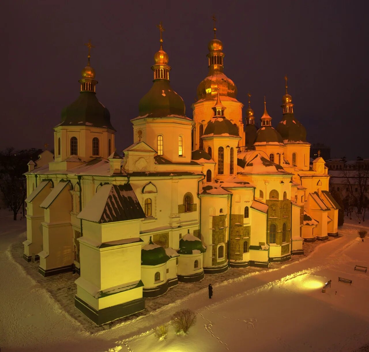 Какие сооружения украшали киев 4 класс. Храм Софии в Киеве 1037-1041.