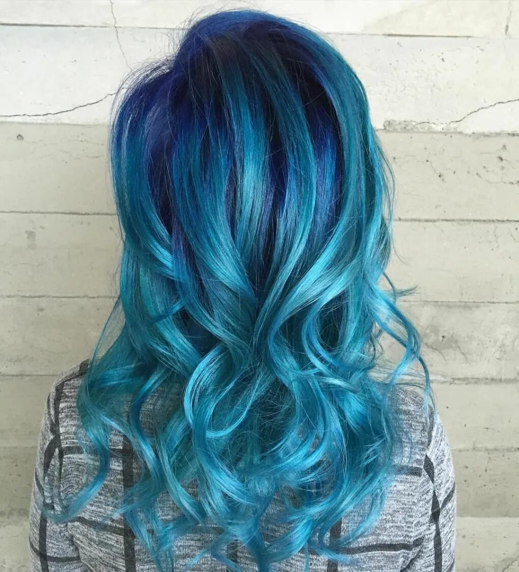 Light blue hair. Light blue hair. Голубой тоник для волос. Светло серо голубые волосы. Нежно голубой цвет волос.