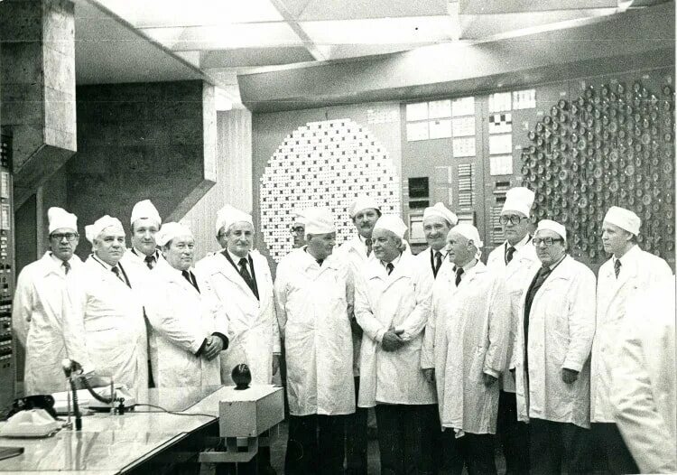 Бщу 4 чаэс 1986. Бщу 1 чаэс. Бщу чаэс 1986. Чернобыльская аэс ученые. Персонал чаэс 1986.