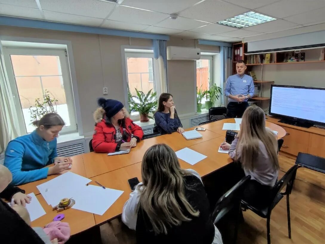 Кулакова, вельск. Центр скворушка вельск. Вельский экономический колледж учителя. Центр занятости вельск макаровский. Горячая линия дикси.