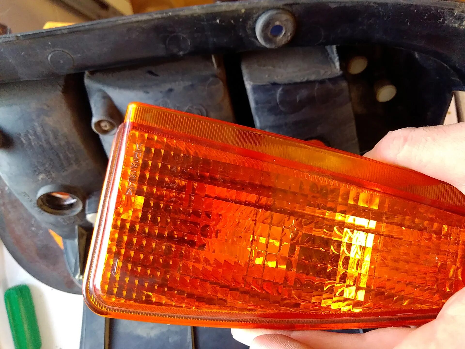 Поворотник влево вправо. Как включать повороткюник. Вито 638 повторитель поворота белый артикул. Указатели поворота рукой. Toyota 81741-33021 поворотник.