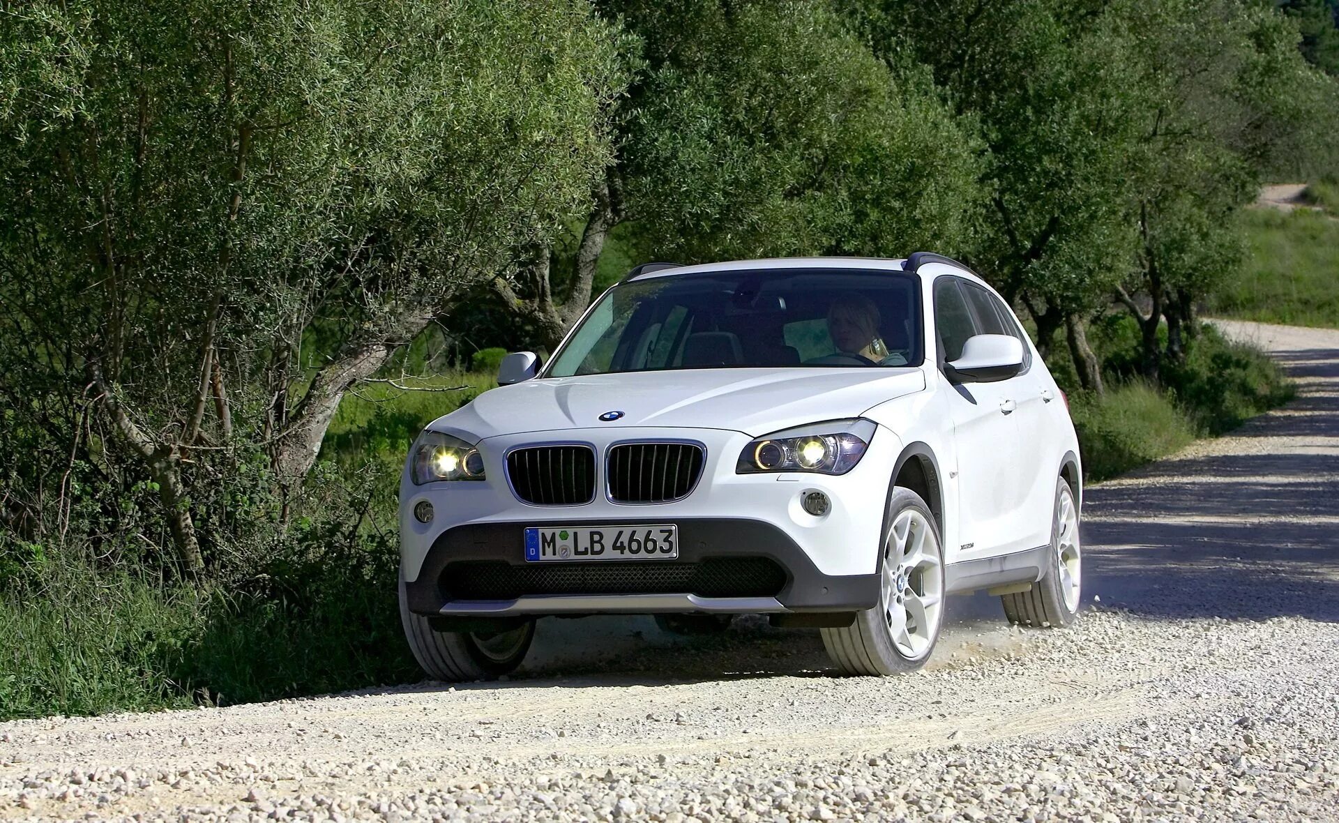 BMW x1 2008. BMW x1 e84. БМВ х1 белая. BMW x1 e84 белый.