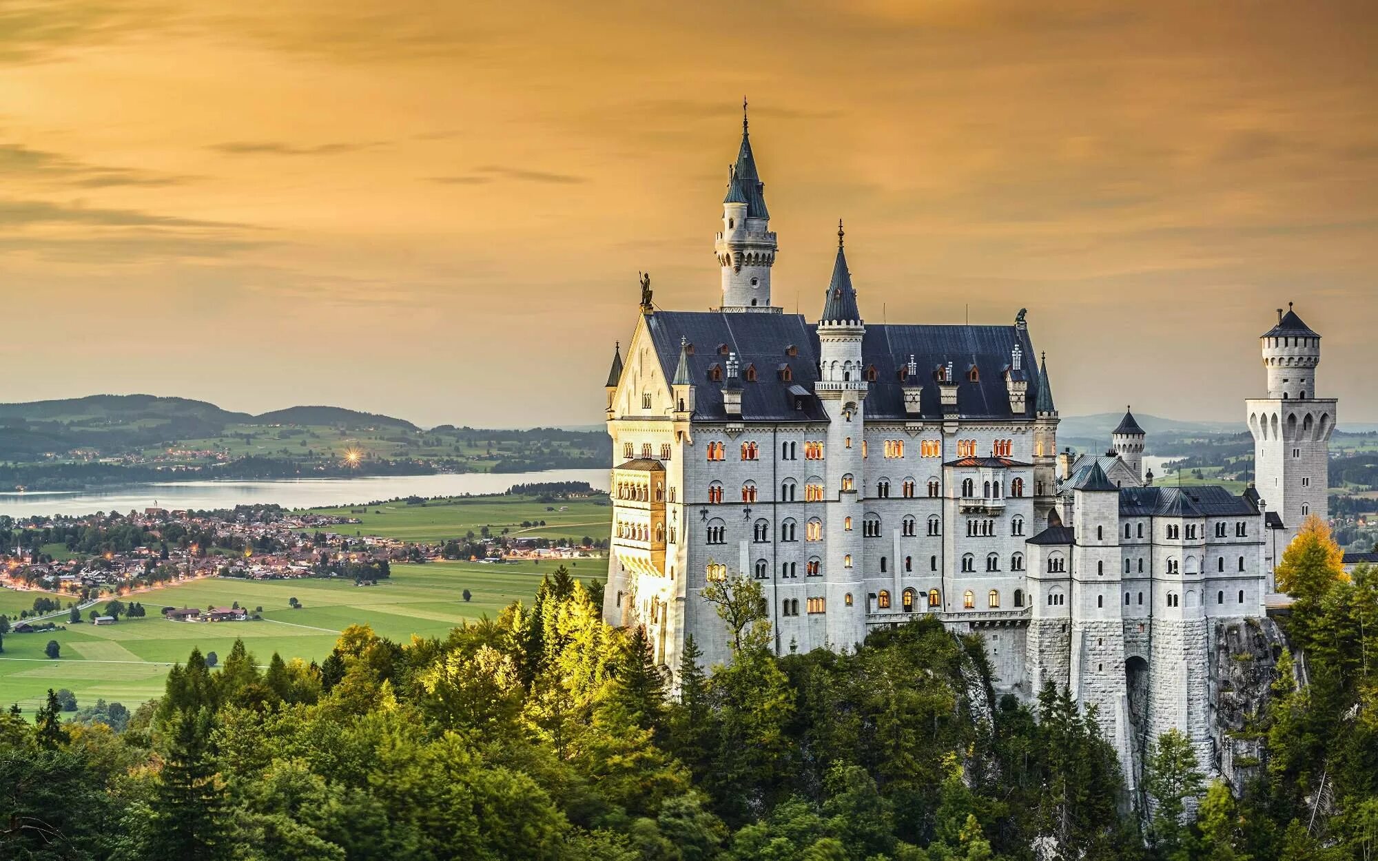 Алмания. Замок Нойшванштайн Бавария Германия. Замок Нойшванштайн Дисней. Замок Золушки Германия Нойшванштайн.
