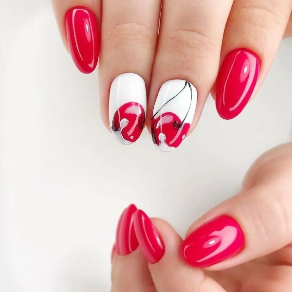 Красный маникюр с вишней. Красный маникюр. Красный маникюр с вишней. Маникюр с вишенками. Ногти вишня.