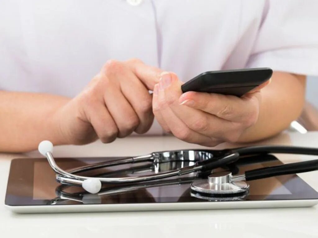 Мобильные телефоны медицинского персонала на рабочем месте. Интернет в медицине. Врач монитор. Перечислите общие меры безопасности медсестры на рабочем месте. Мобильные телефоны медицинского персонала на рабочем месте.
