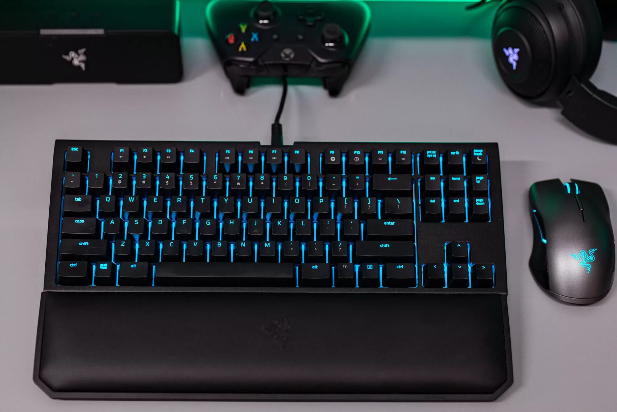 Razer синапс 3. Razer 2006. Razer venom v2. Razar macros. Рейзер дезаддер элит.