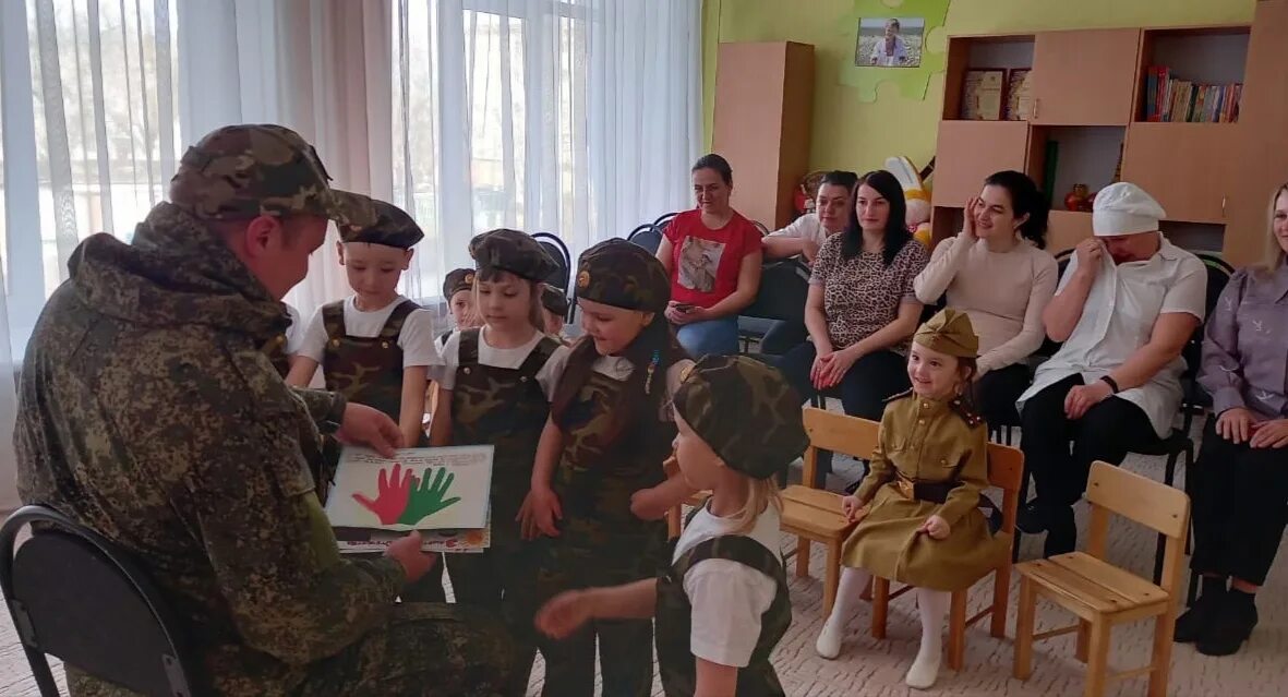 Дети военнослужащих. Дети школьники. Дети учатся. Военным от детей.