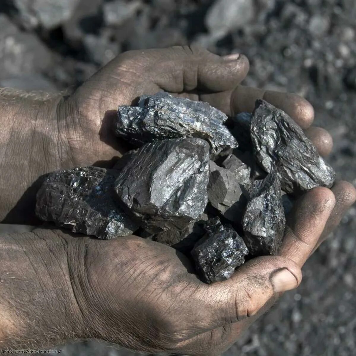 Уголь это металл. Майкубен Вест. Каменный уголь антрацит. Ископаемый уголь. Добыча полезных ископаемых.