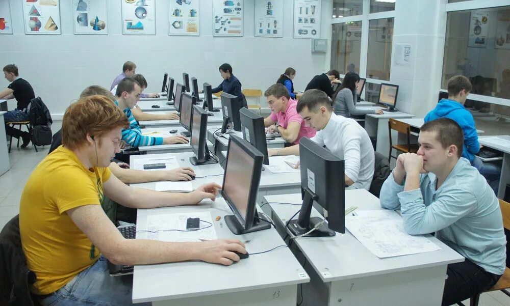 Лабораторные работы по информатике для студентов. Ниту мисис типография. студенты в компьютерном классе. довольные студенты на информатике. кафедра информатики.