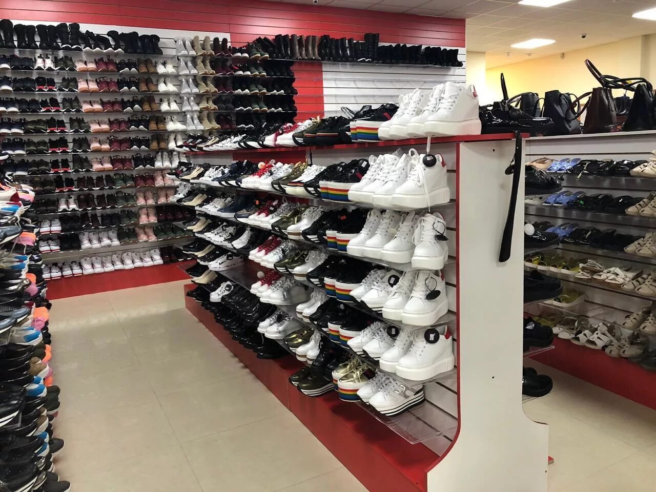 Магазин одежды темрюк. Магазин одежды темрюк. Магазин женской одежды в г. Cool’t магазин одежды. Делсти магазин одежды.