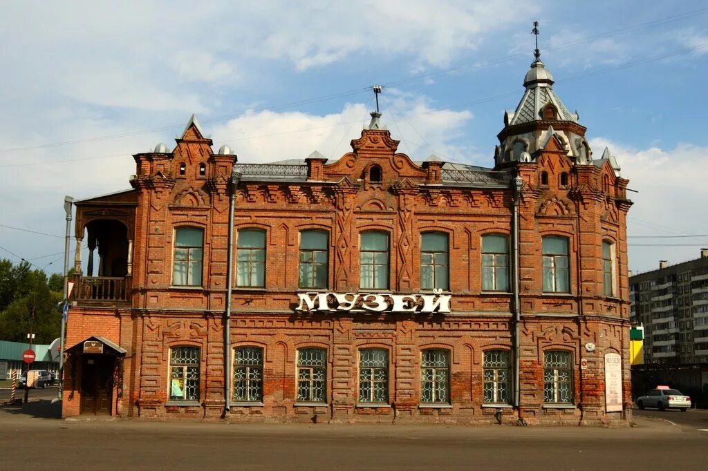 Алтай город бийск. Бийск. Бийск архитектура Бийска. Старый центр Бийск исторические здания. Алтайский край Бийский музей.