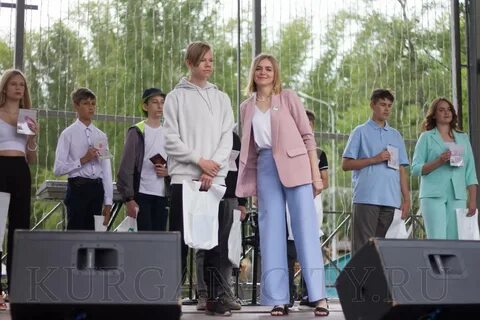 Молодежи 2022