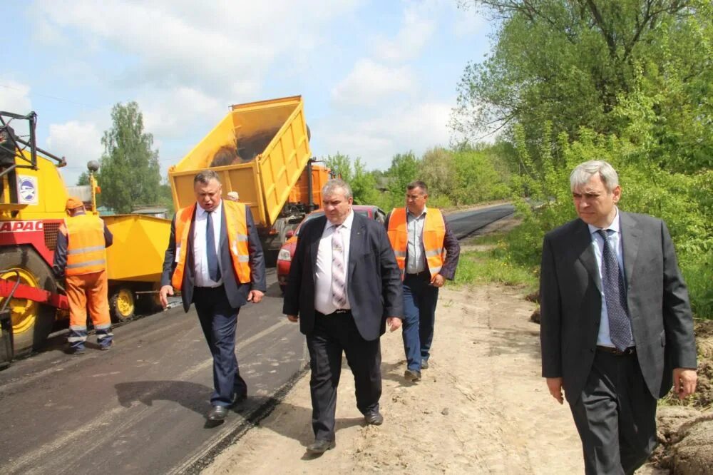 Брянск богомаз на дороге. Закрытие дорог в брянске. Брянск дорога на счастливой. Новый путь брянской. Дорога дамба брянск.