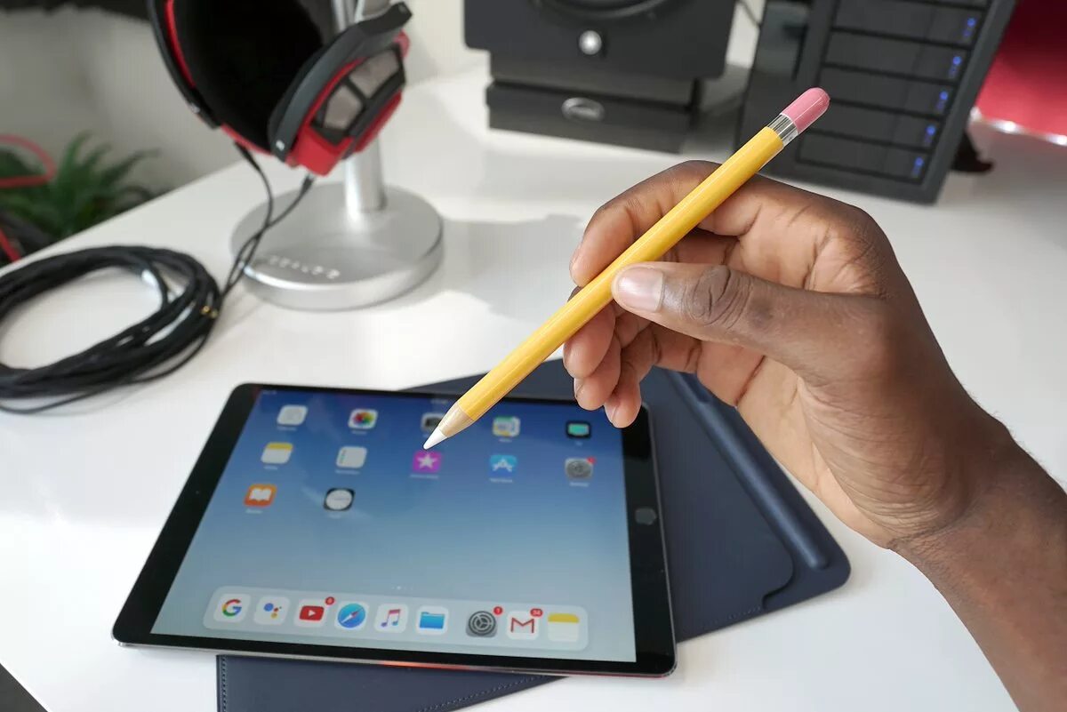 Стилус Apple Pencil. Оригинальный Apple Pencil 2. Планшет и эпл пенсил. Apple Pencil 2 оригинал.