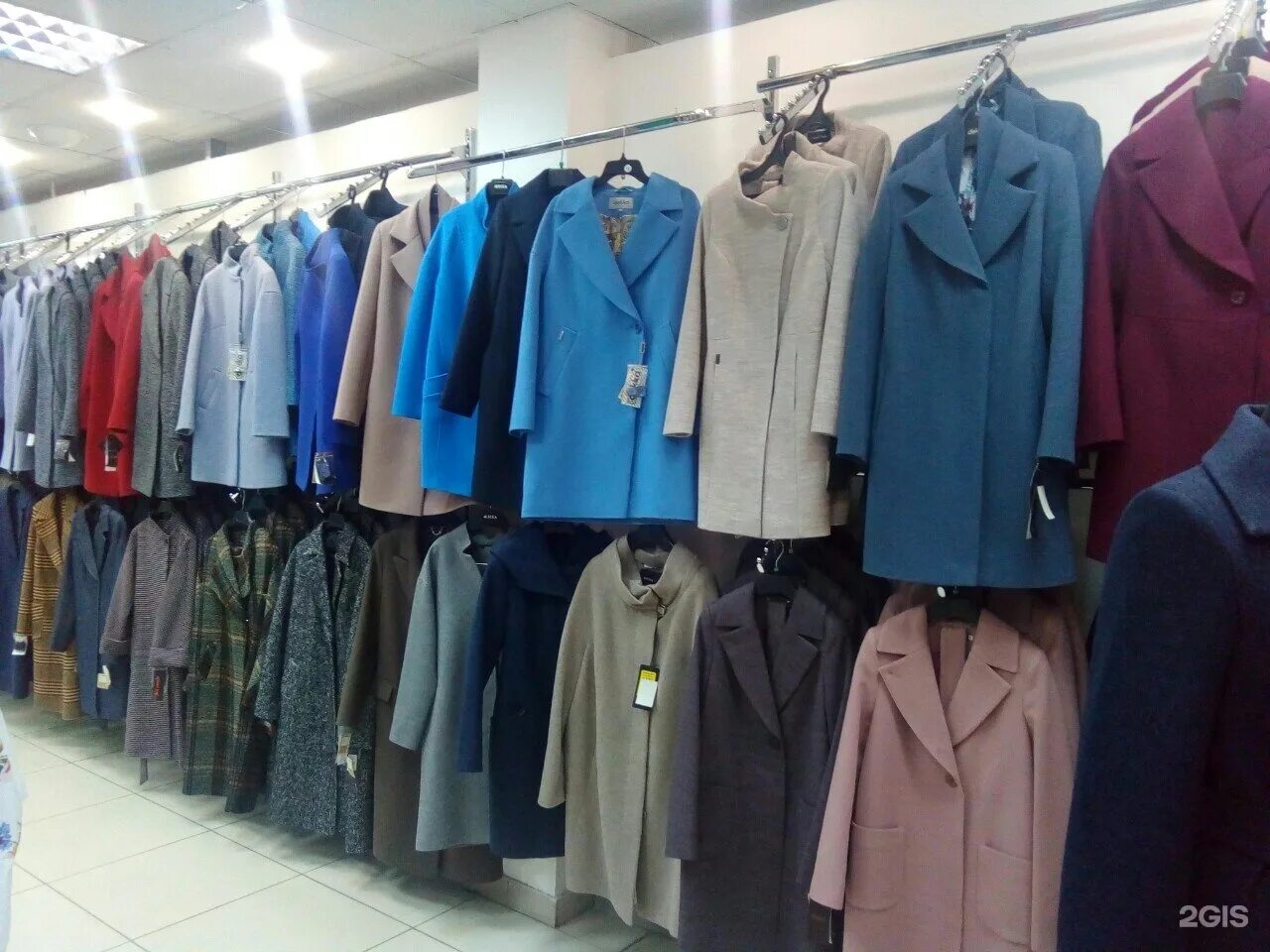 Магазин ермак екатеринбург. Магазин ермак екатеринбург. Магазин симона волгодонск ленина 100. Магазины верхней одежды в перми для женщин. Магазин верхней одежды пермь.