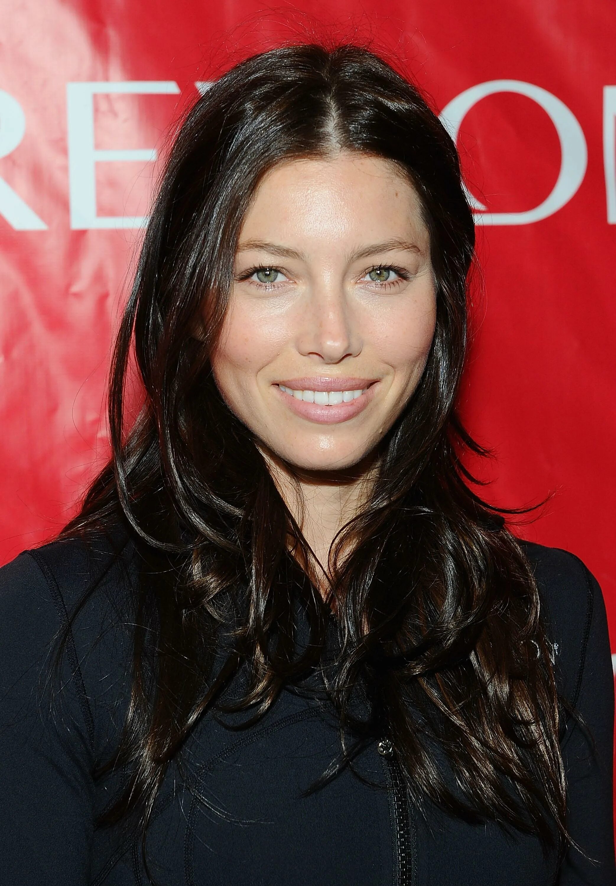 Host 14. Jessica Biel 2011.