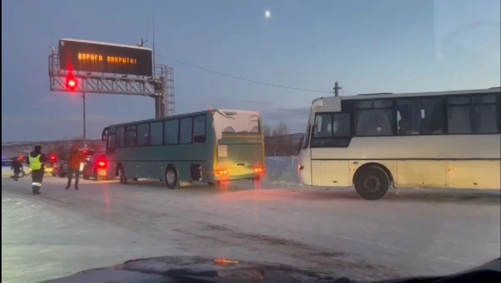 24 автобус мурманск. Автобус мурманск териберка 2024. Автобус мурманск териберка 2024. Териберка автобус из мурманска. Расписание автобусов мурманск териберка.