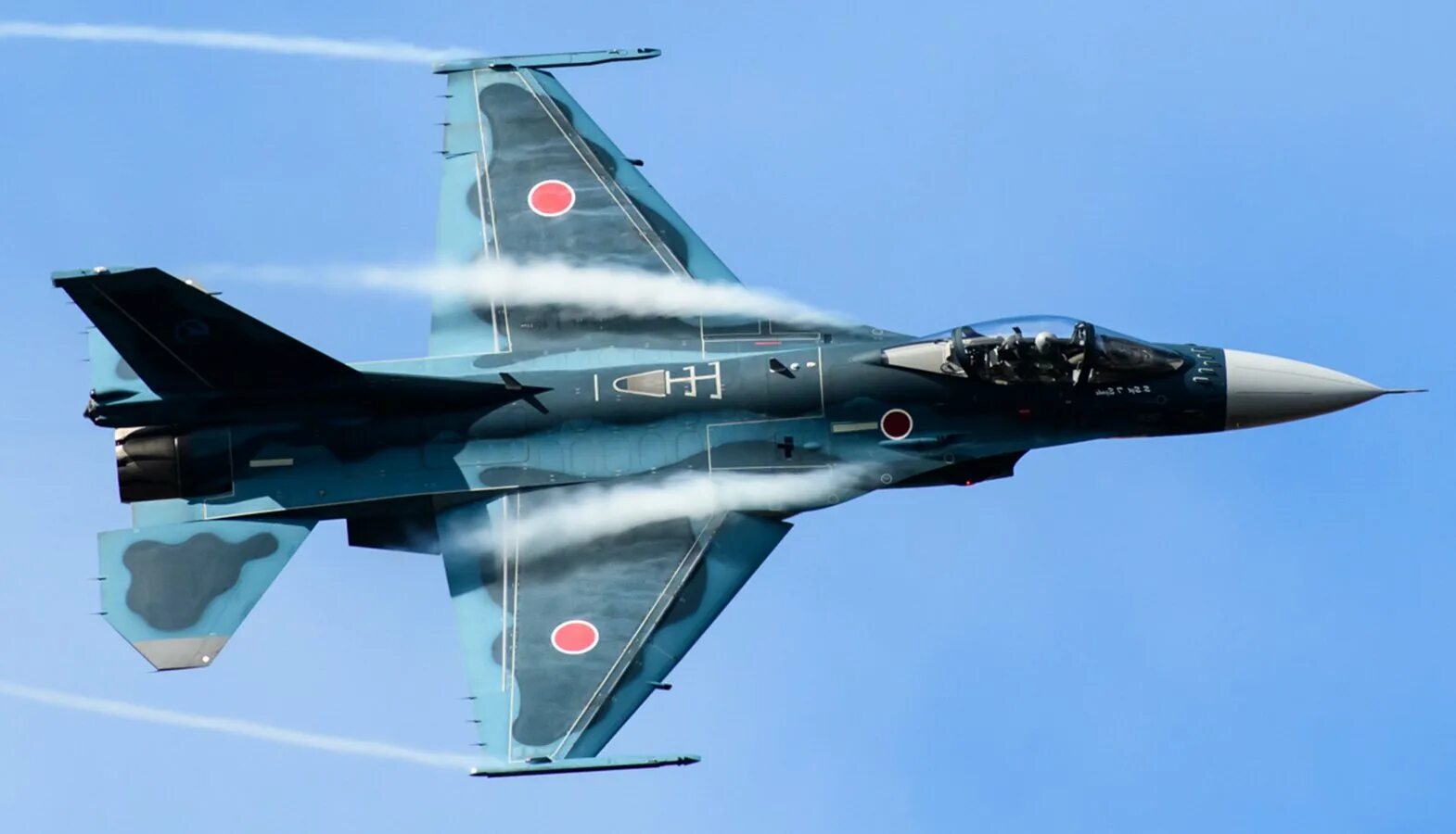 Mitsubishi f. Mitsubishi f-2. Mitsubishi f-2 и f-16. Mitsubishi f-2b. Mitsubishi f-2 ВВС Японии.