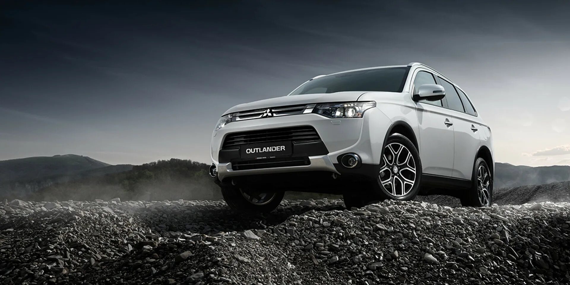 Mitsubishi outlander (gf) 2012>2015. Html5 outlander. Мицубиси аутлендер 2013 красный. Мицубиси аутлендер 2014. Html5 outlander.